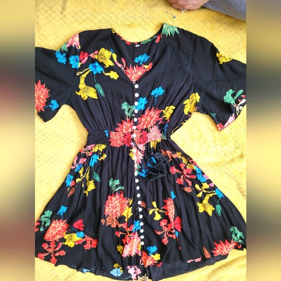 Dresses & Skirts - Floral flowy dress